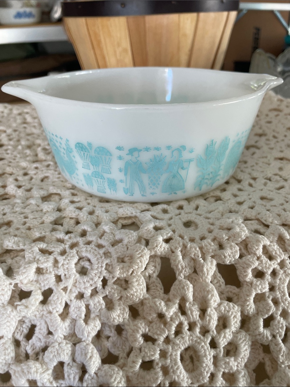 Vintage Pyrex Amish Butterprint 472 casserole bowl